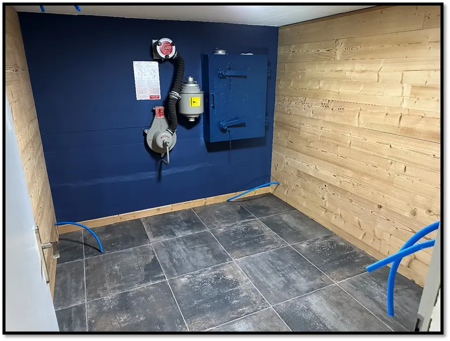 Habillage bois réalisé dans une cave aménagée